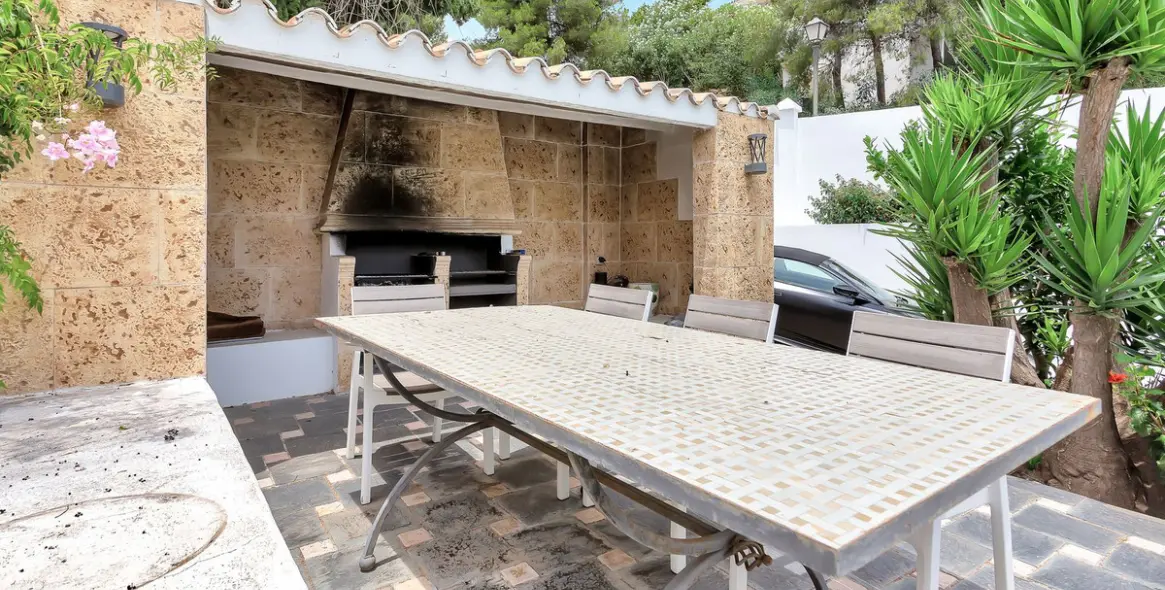 Sale of detached villa in El Rosario 41