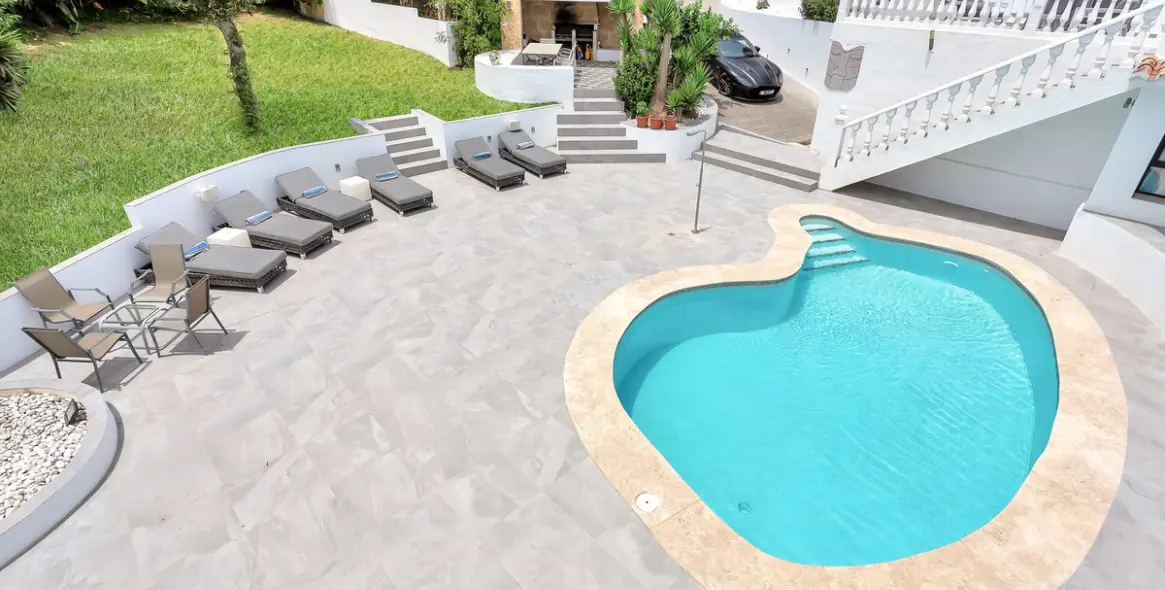 Sale of detached villa in El Rosario 42