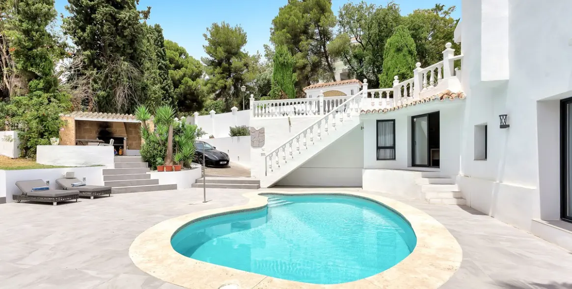 Sale of detached villa in El Rosario 46