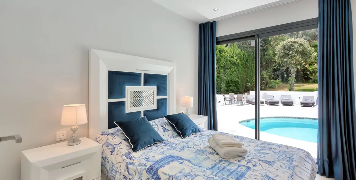 Sale of detached villa in El Rosario 58