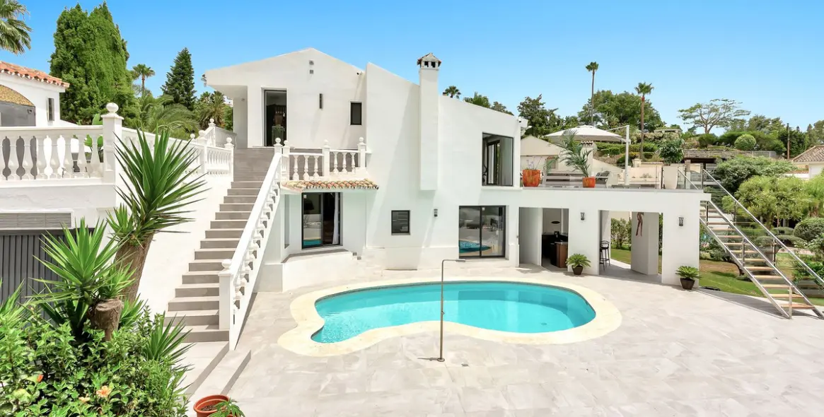 Sale of detached villa in El Rosario 63