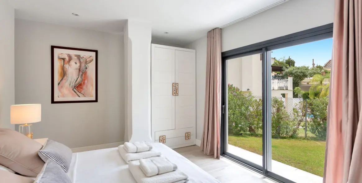 Sale of detached villa in El Rosario 78