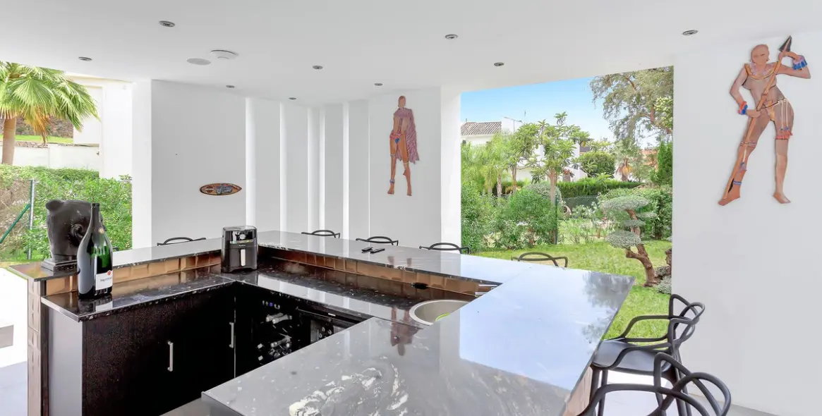 Sale of detached villa in El Rosario 82