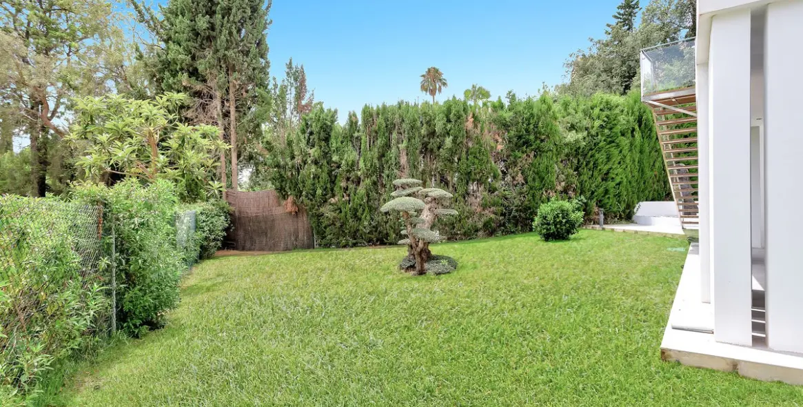 Sale of detached villa in El Rosario 94