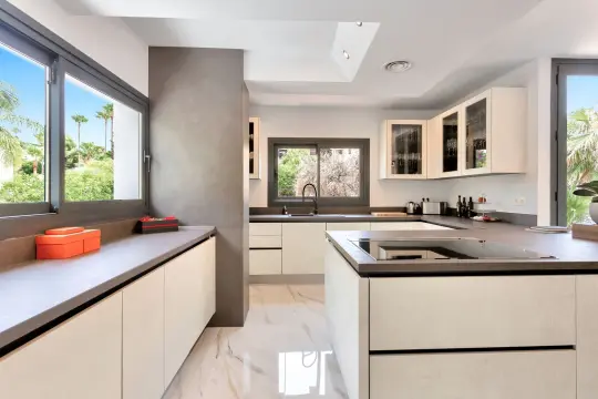 Image 8 thumb