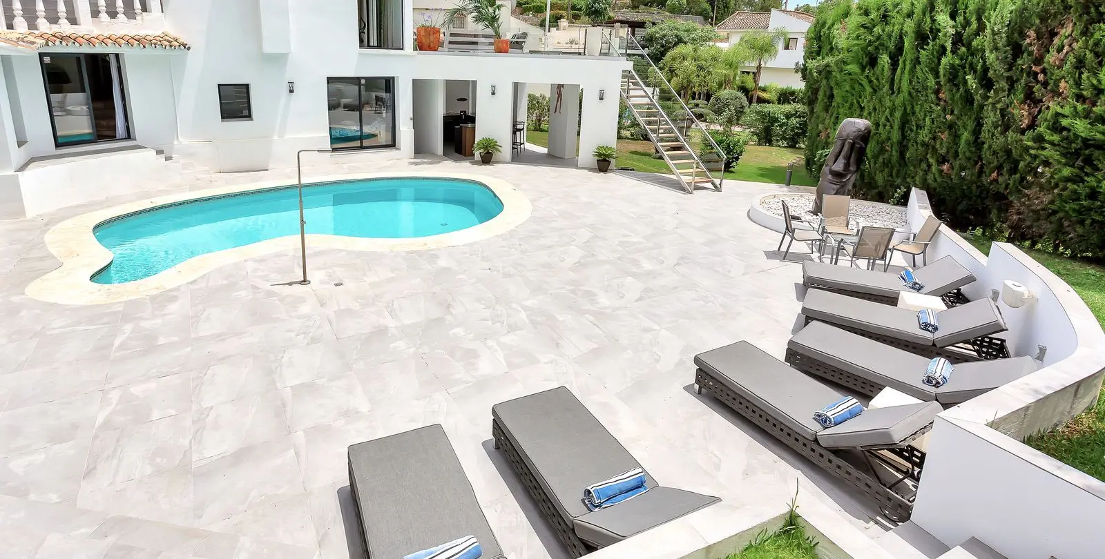 Venta de villa independiente en El Rosario 10