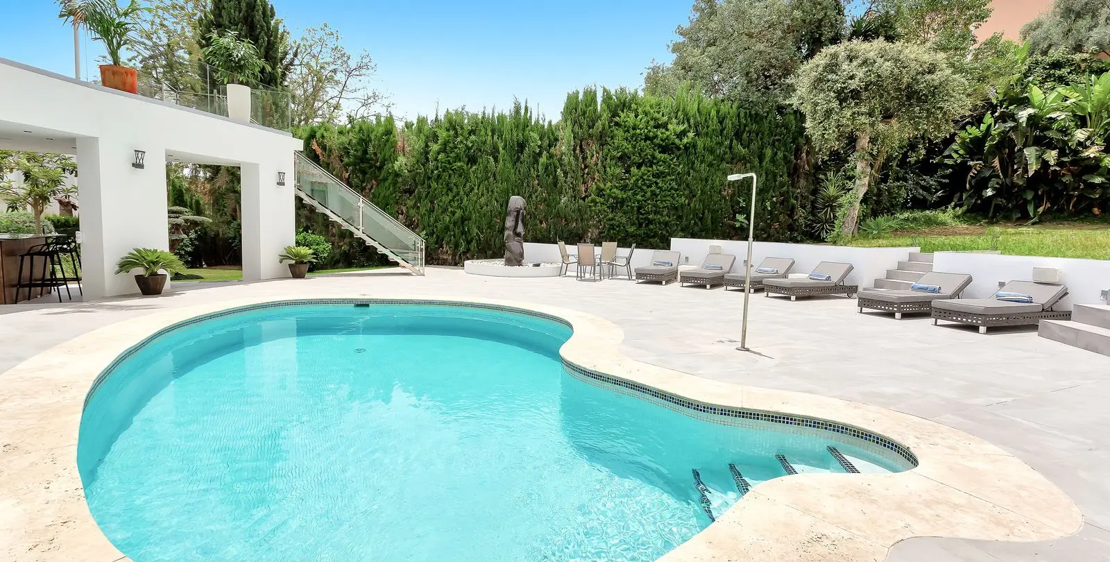 Venta de villa independiente en El Rosario 15