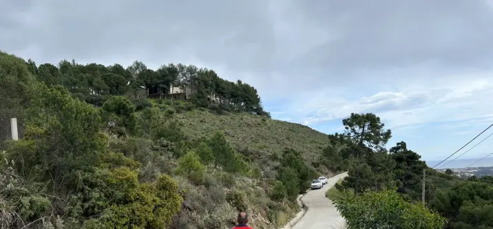 Sale of residential plot in El Madroñal 3