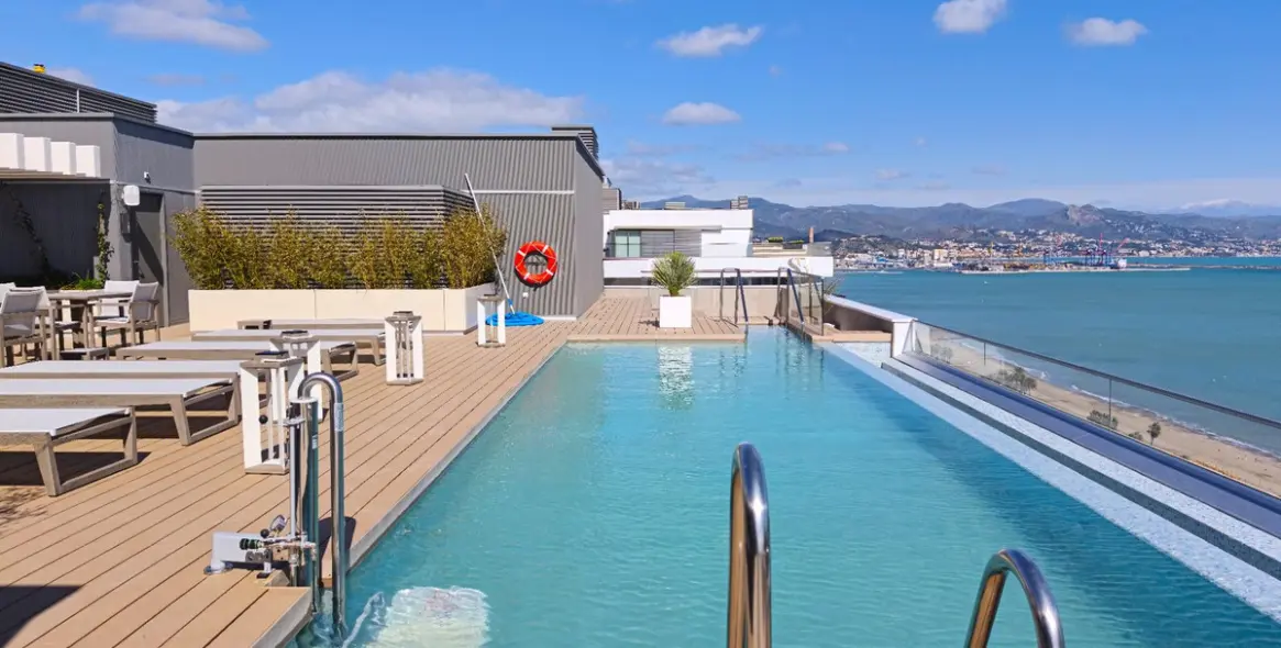 Sale of middle floor apartment in Malaga 1