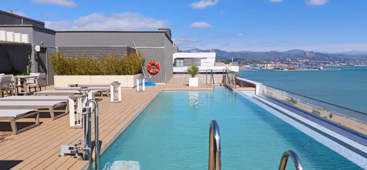 Sale of middle floor apartment in Malaga 0