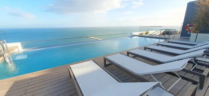 Sale of middle floor apartment in Malaga 1