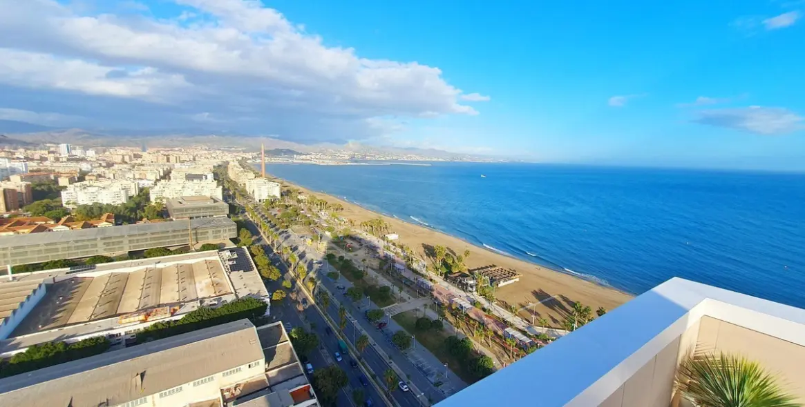 Sale of middle floor apartment in Malaga 5