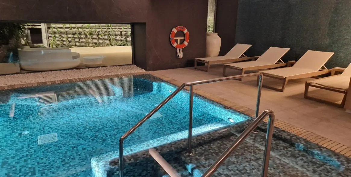Sale of middle floor apartment in Malaga 8