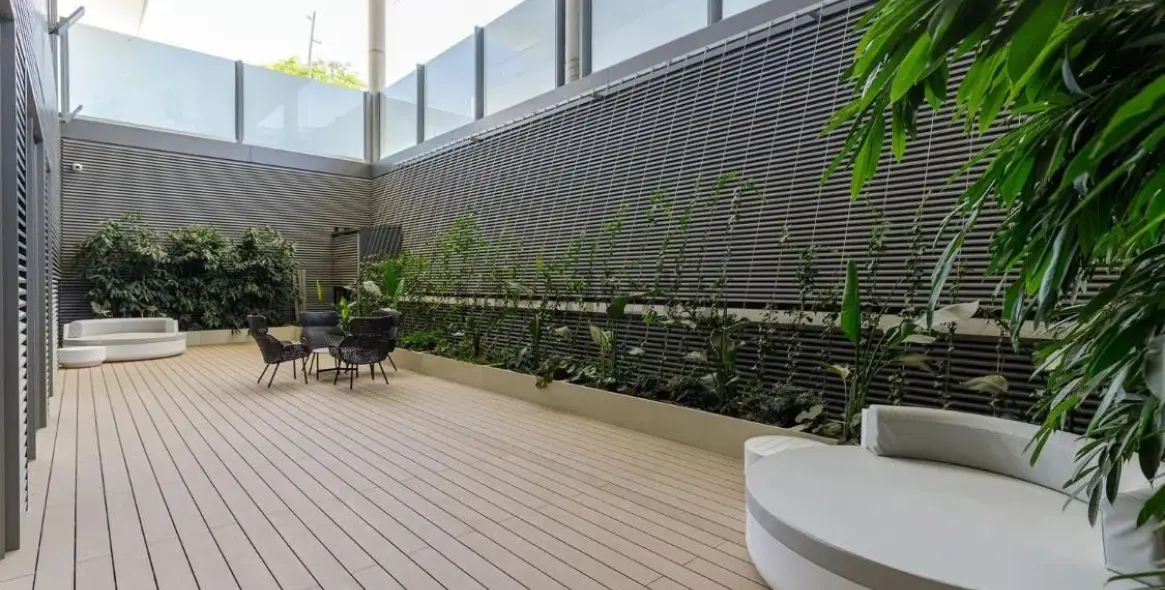 Sale of middle floor apartment in Malaga 13