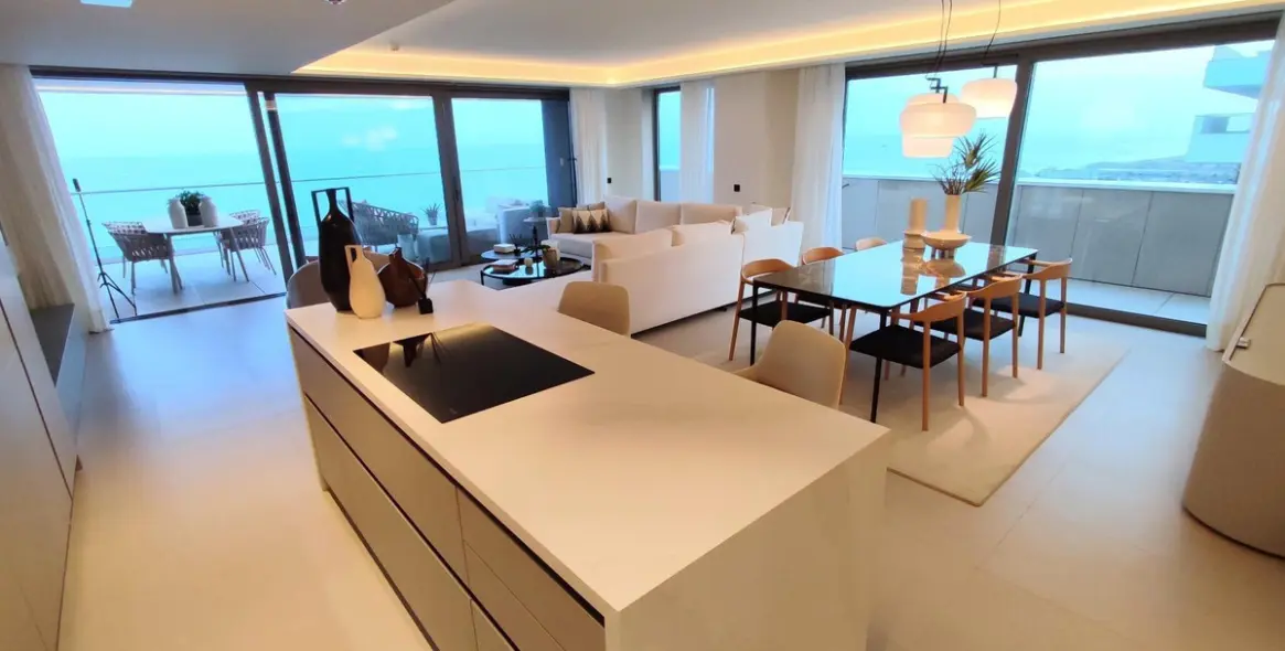 Sale of middle floor apartment in Malaga 24