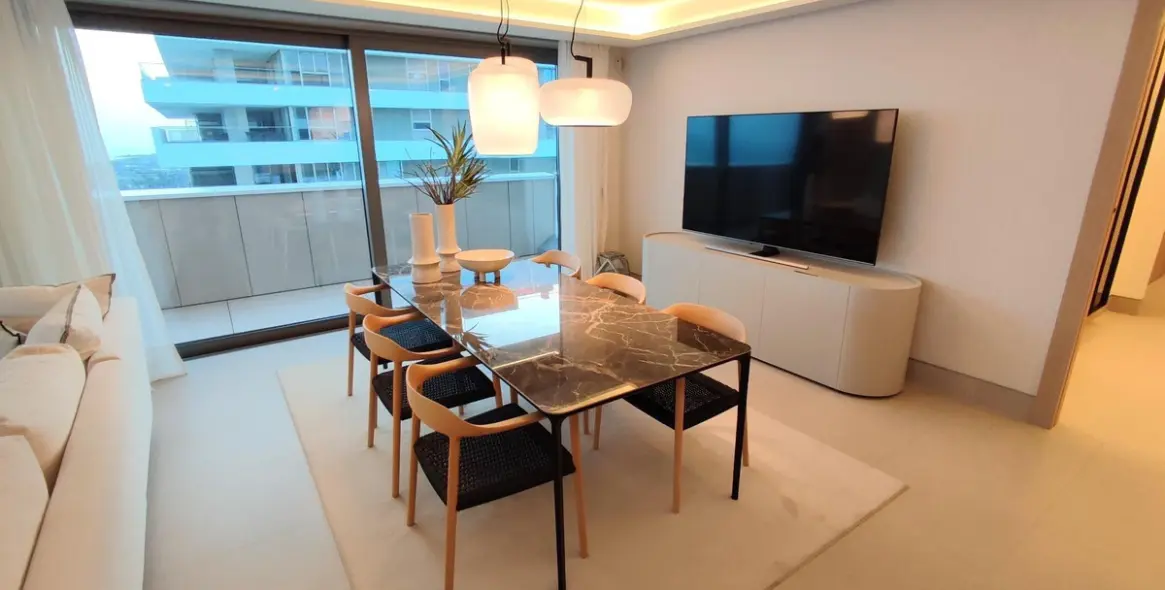 Sale of middle floor apartment in Malaga 25
