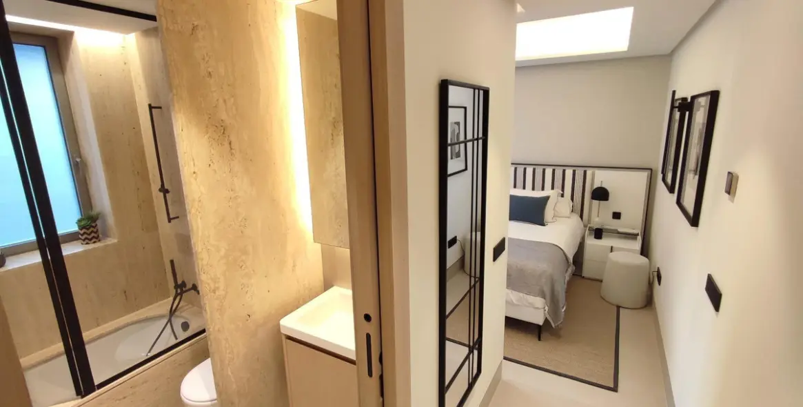 Sale of middle floor apartment in Malaga 32