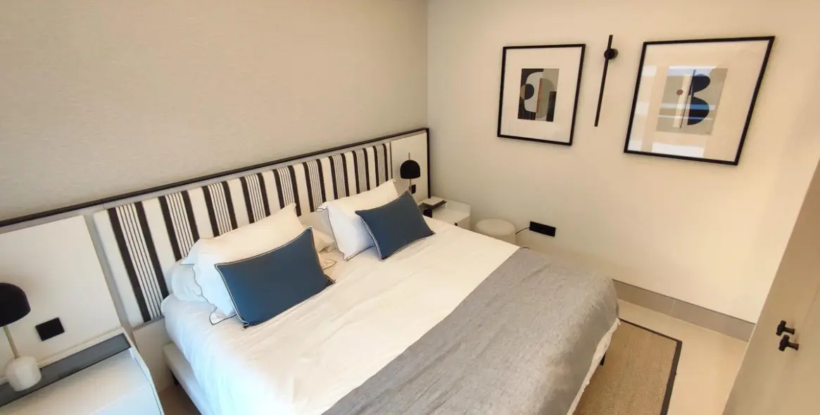 Sale of middle floor apartment in Malaga 33