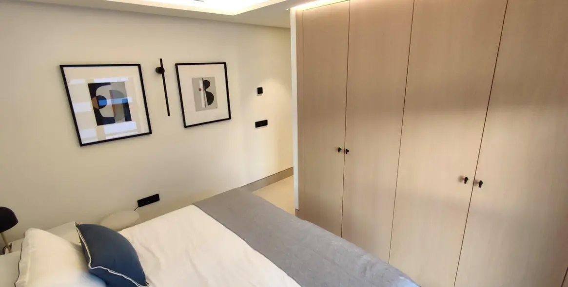 Sale of middle floor apartment in Malaga 34
