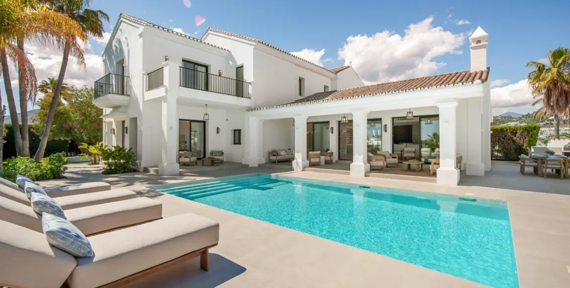Sale of detached villa in Benahavís 2