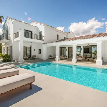 Sale of detached villa in Benahavís