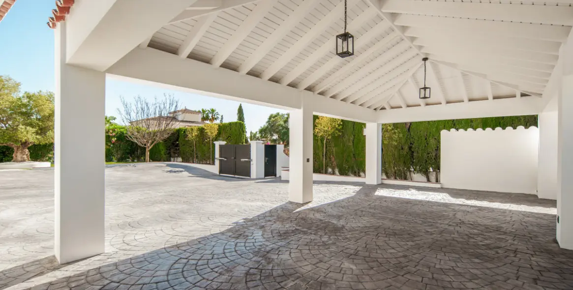 Sale of detached villa in Benahavís 68