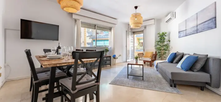 Venta de apartamento en planta media en Málaga Centro 0