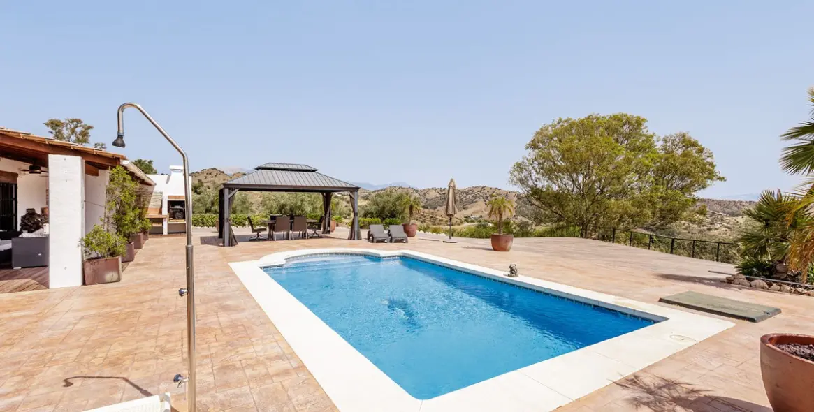 Venta de villa independiente en Coín 4