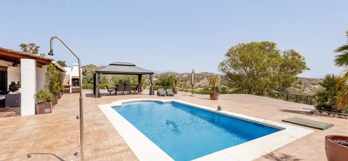 Venta de villa independiente en Coín 3