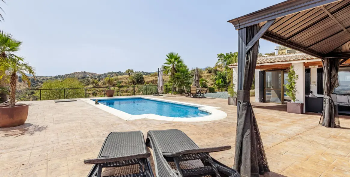 Venta de villa independiente en Coín 6