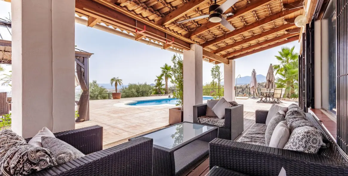Venta de villa independiente en Coín 7
