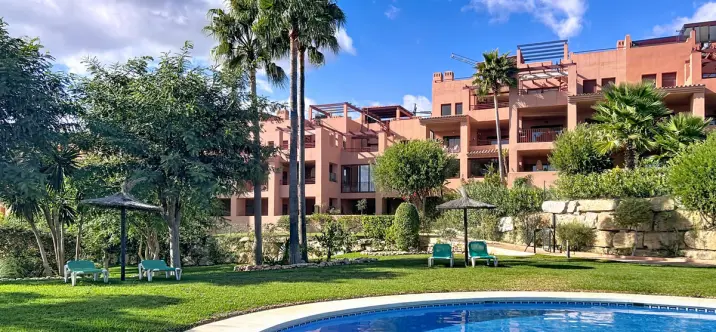 Venta de apartamento en planta media en Manilva 1