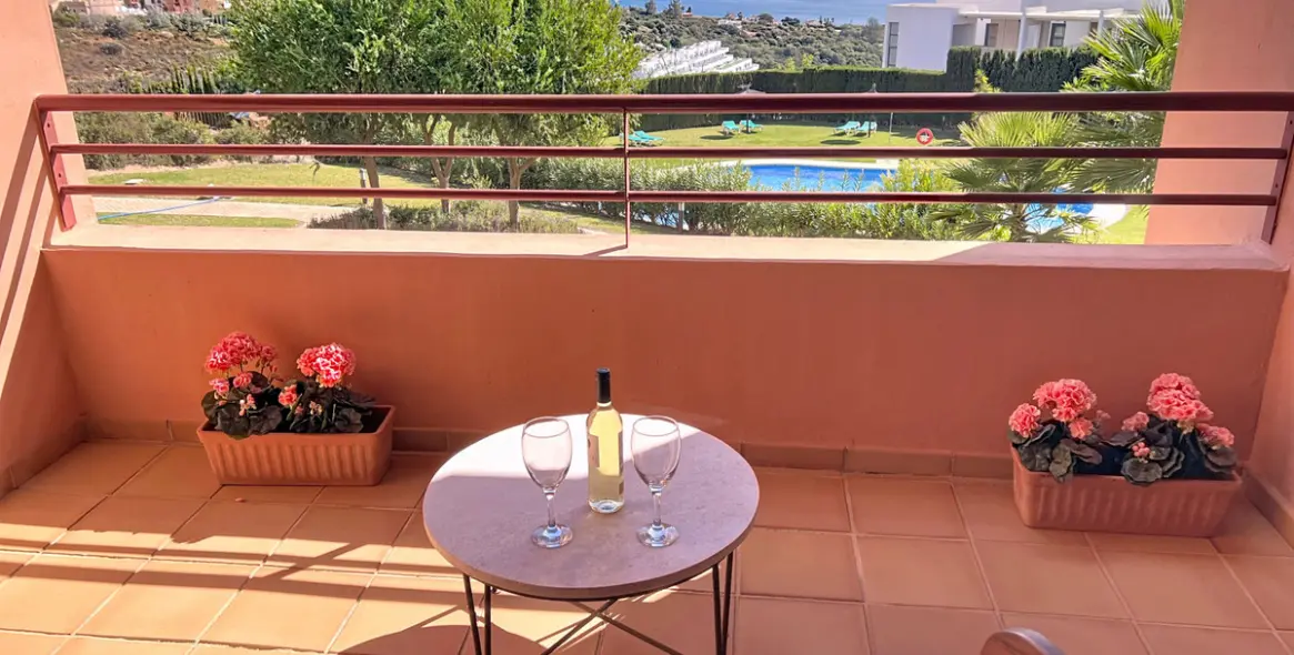 Venta de apartamento en planta media en Manilva 3