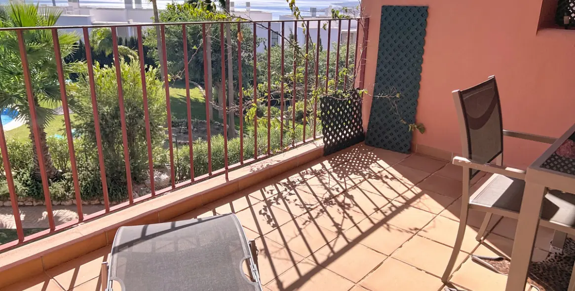 Venta de apartamento en planta media en Manilva 4