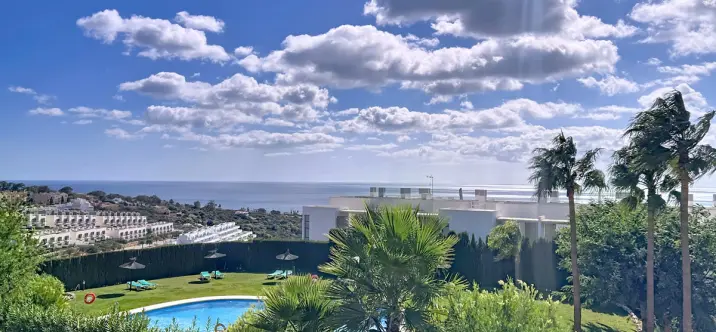 Venta de apartamento en planta media en Manilva 4
