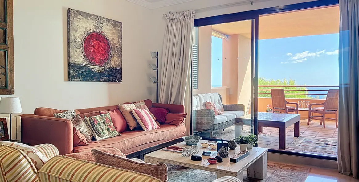Venta de apartamento en planta media en Manilva 6
