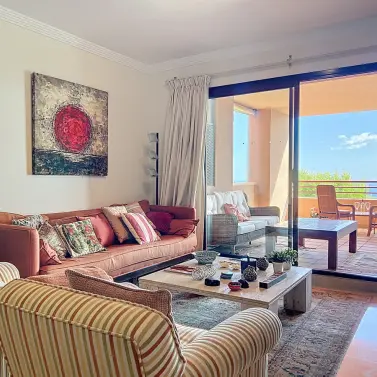 Venta de apartamento en planta media en Manilva