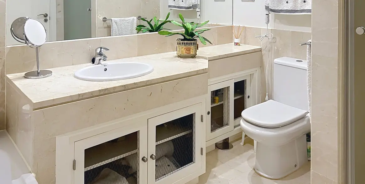 Venta de apartamento en planta media en Manilva 12