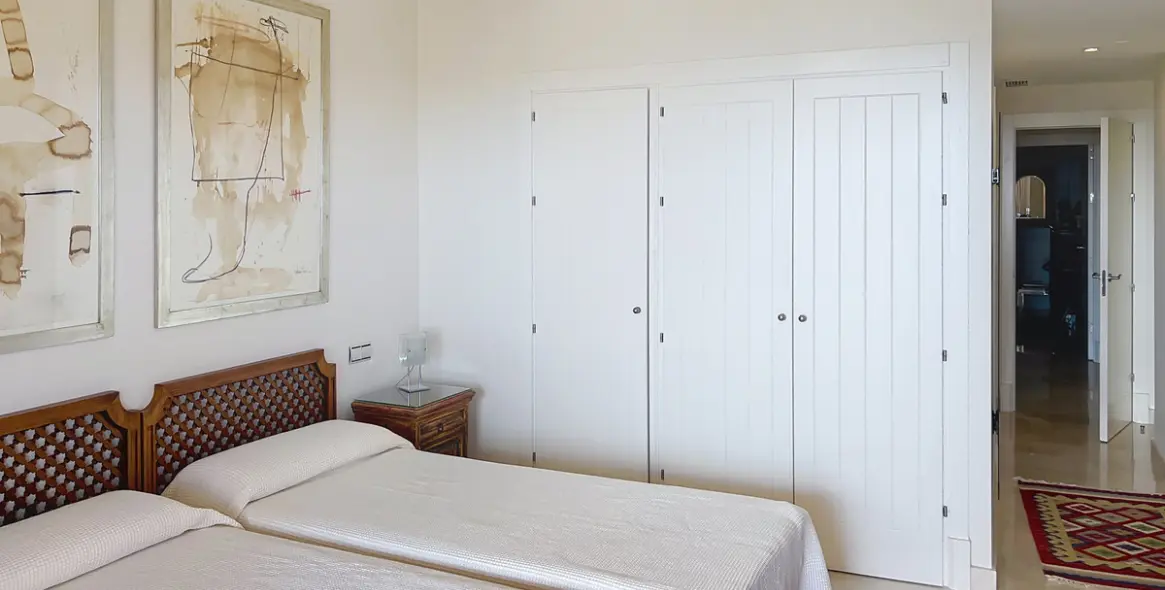 Venta de apartamento en planta media en Manilva 16