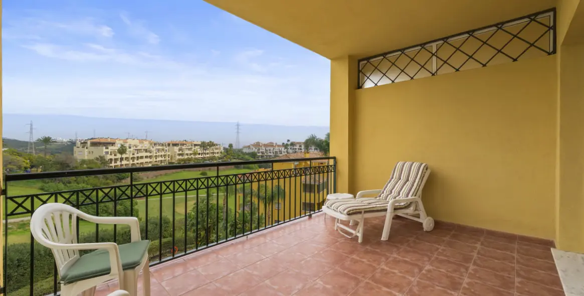Продажа апартаментов на среднем этаже в Mijas Costa 2