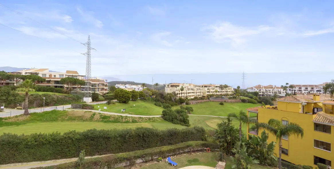 Продажа апартаментов на среднем этаже в Mijas Costa 3