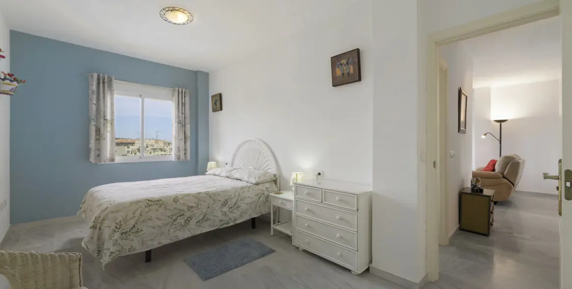 Продажа апартаментов на среднем этаже в Mijas Costa 4