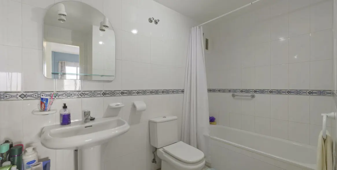 Продажа апартаментов на среднем этаже в Mijas Costa 5