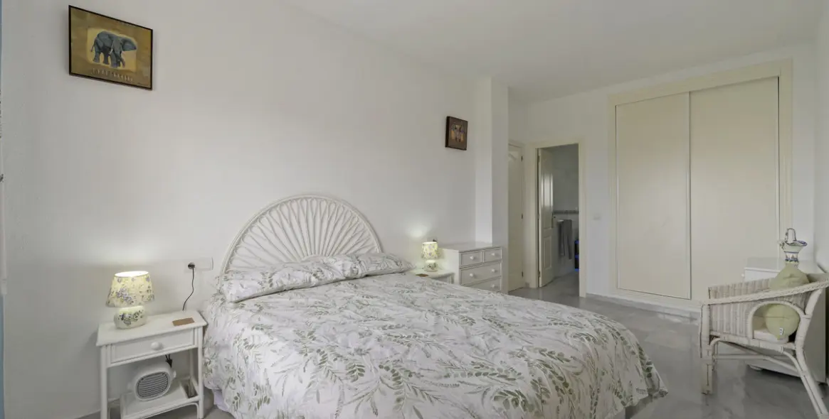 Продажа апартаментов на среднем этаже в Mijas Costa 7