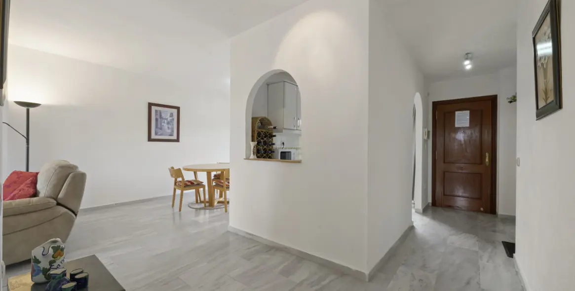 Продажа апартаментов на среднем этаже в Mijas Costa 13