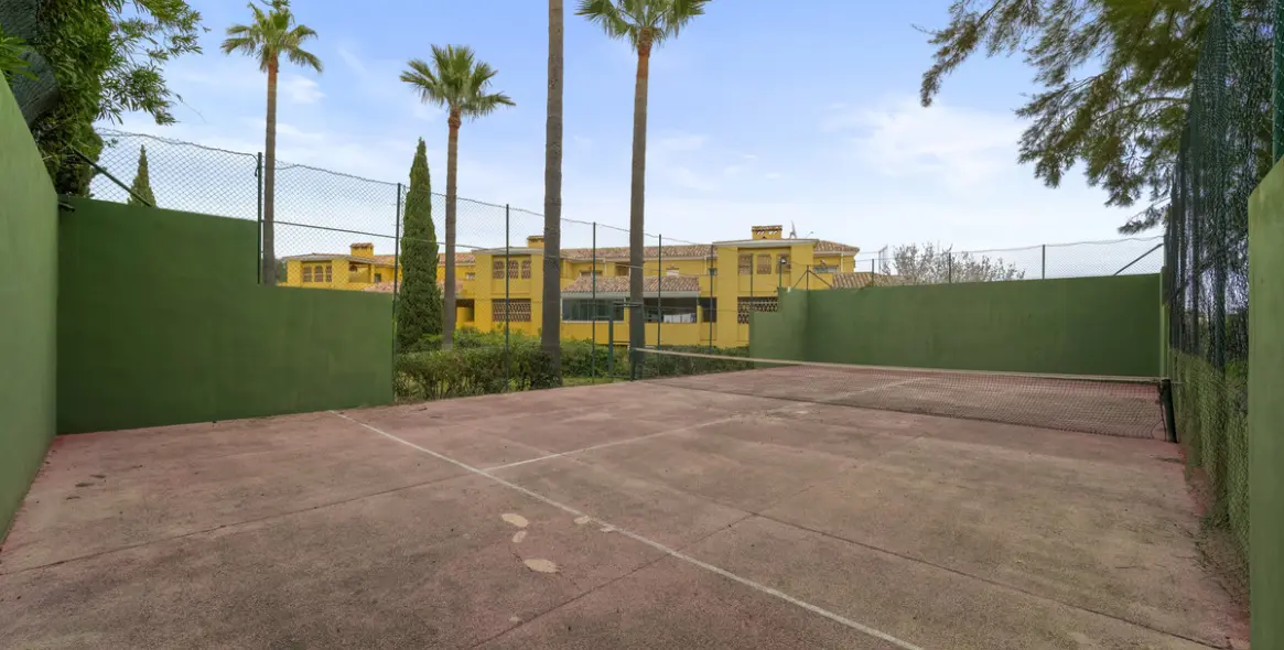 Продажа апартаментов на среднем этаже в Mijas Costa 25