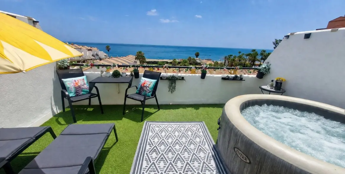 Sale of townhouse in Estepona 1