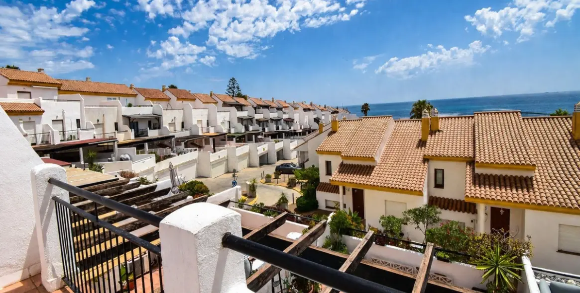 Sale of townhouse in Estepona 12