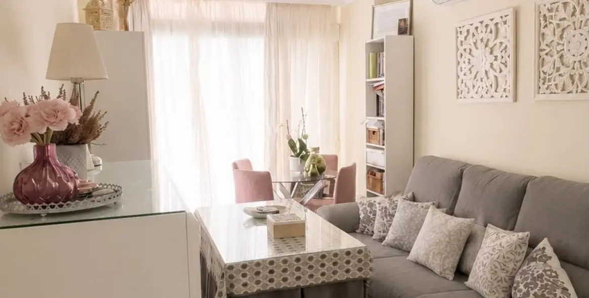 Sale of middle floor apartment in Fuengirola 1
