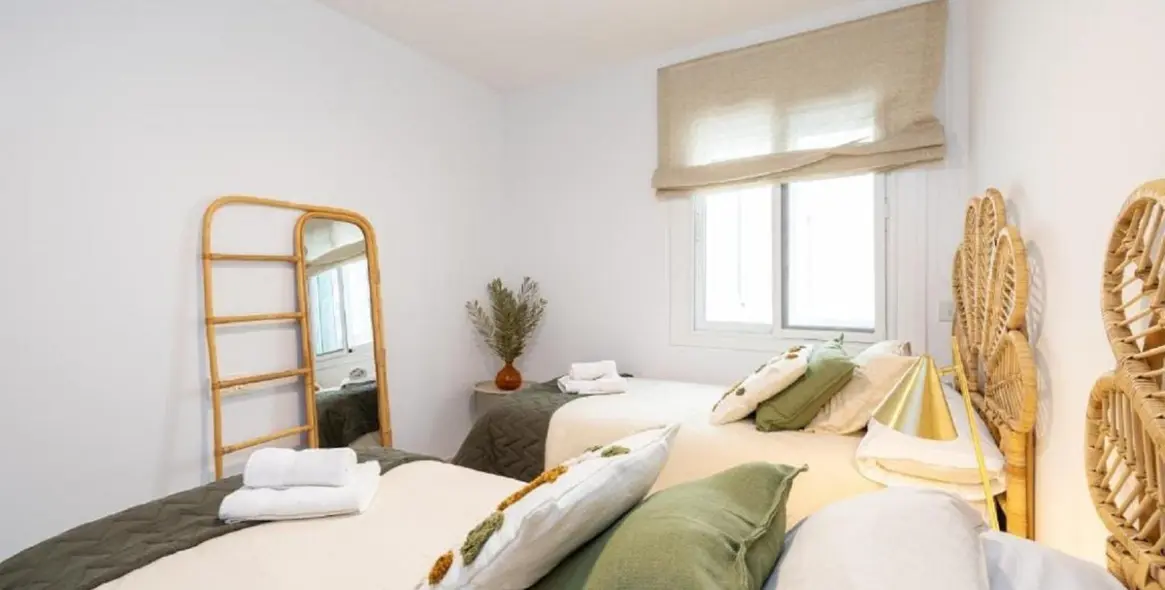 Sale of middle floor apartment in Fuengirola 15